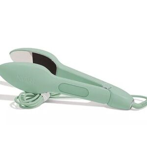 Nori steamer and iron green great condition